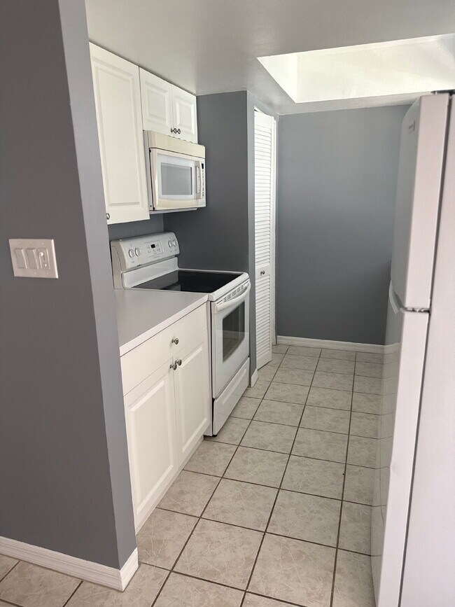 Foto del edificio - Newly Renovated 2 bedroom Townhouse