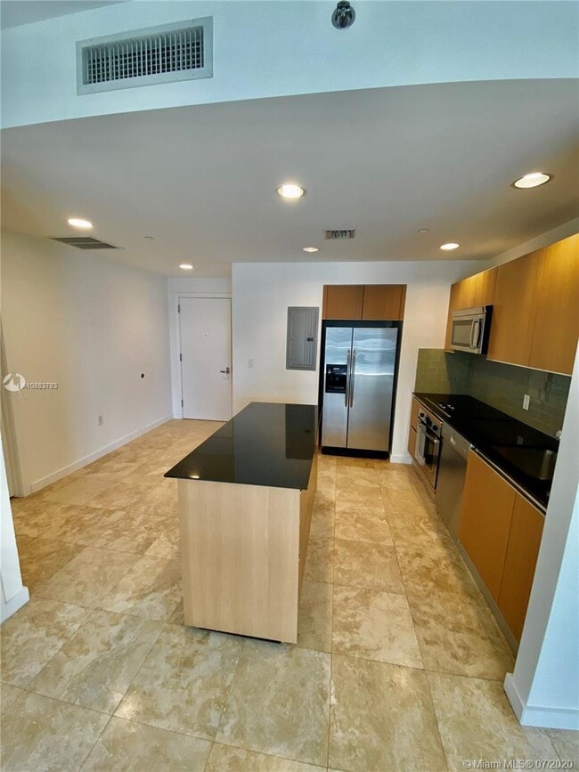 Building Photo - 1050 Brickell Ave