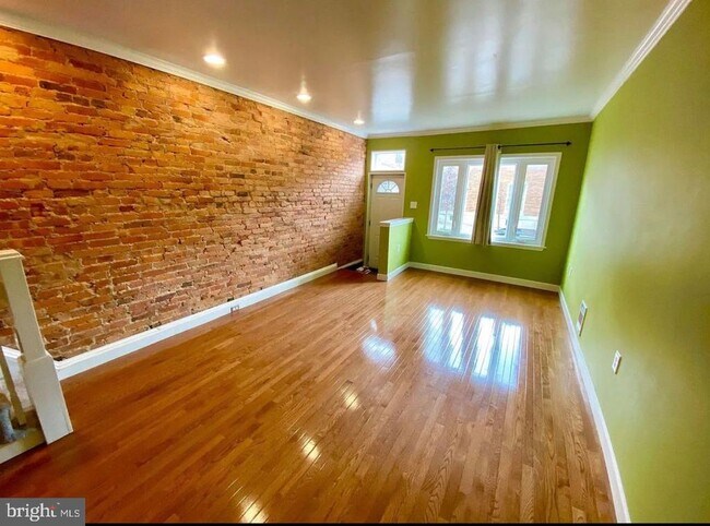 Building Photo - 305 S Lehigh St