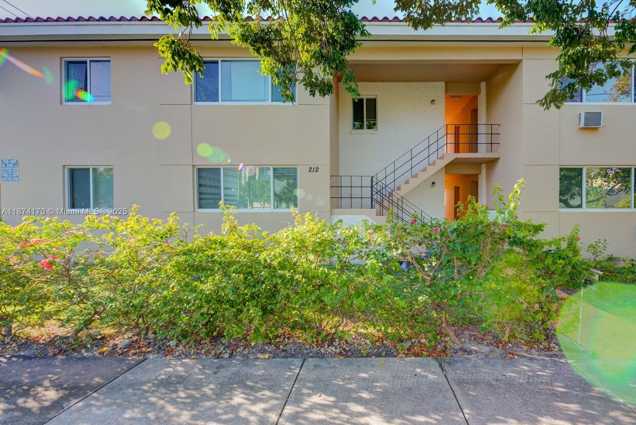 Primary Photo - 212 Phoenetia Ave