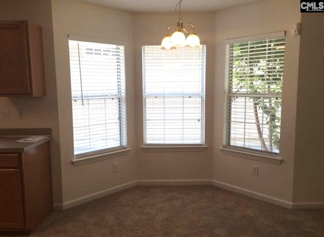 Building Photo - 16 Autumn Run Way