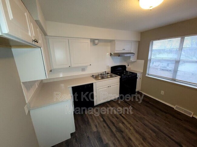 Foto del edificio - 5707 NE 51st St