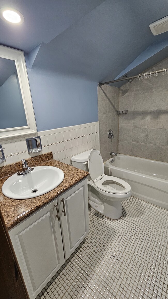 Building Photo - 98 Anthia Dr