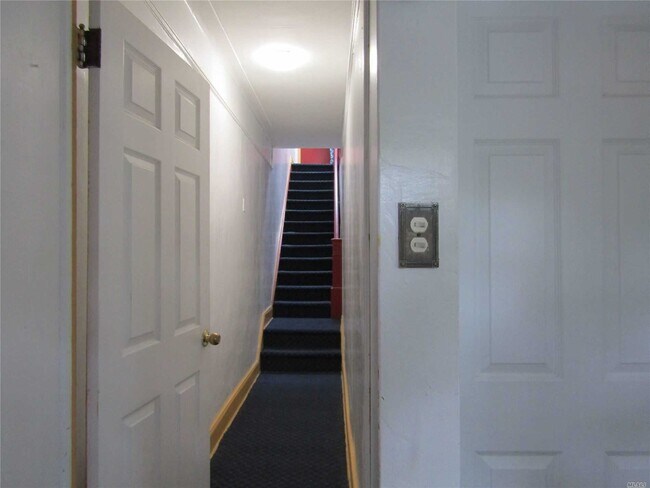 Foto del edificio - 88-15 208th St