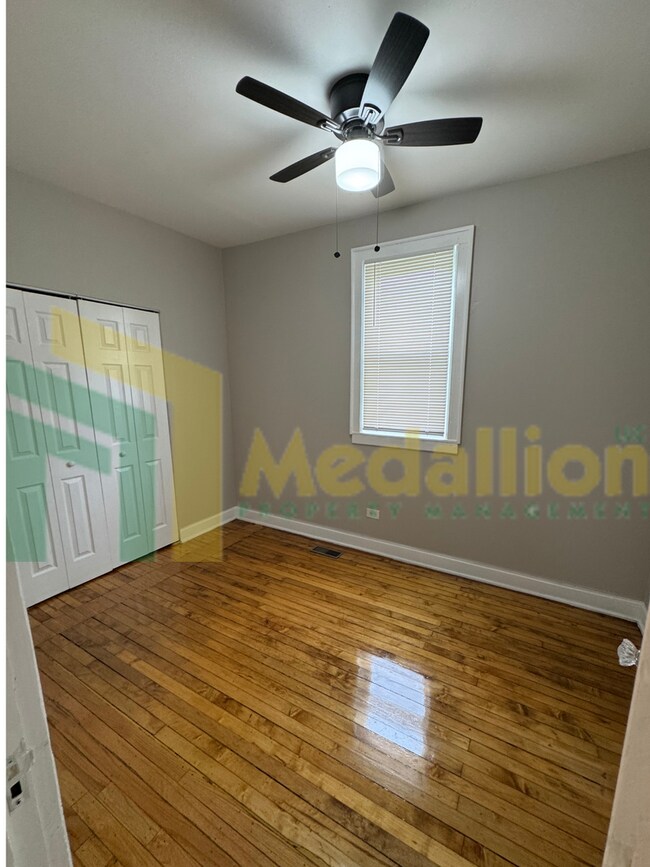 Foto del edificio - Charming Recently Updated Home 4-5 beds wi...