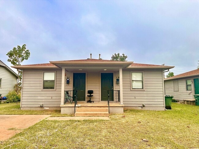Cute 2-Bed Home with Hardwood Floors and G... - Cute 2-Bed Home with Hardwood Floors and G...