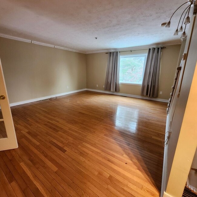 Foto del edificio - 14 Shoal Creek Rd