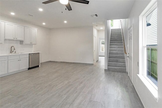 Building Photo - 6134 Brookfield Dr