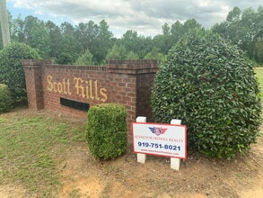 Building Photo - 165 Scott Hill Dr