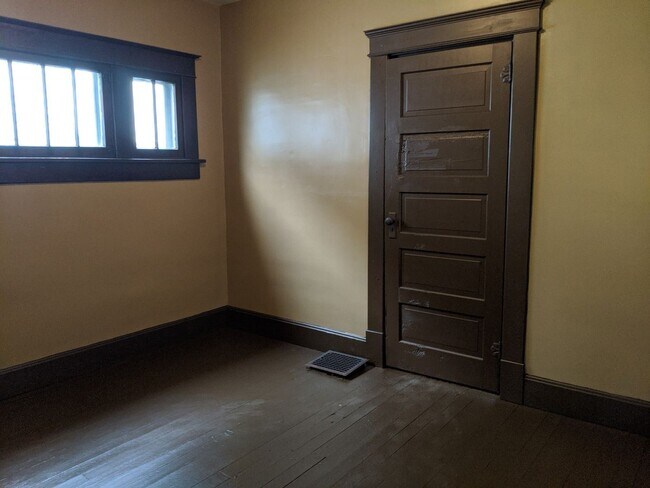 Building Photo - 1 br, 1 bath House - 432 2nd Ave