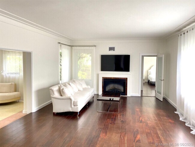 Building Photo - 4213 Nautilus Dr
