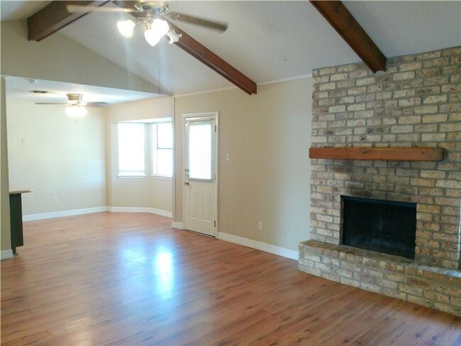 Building Photo - 538 Vega Dr