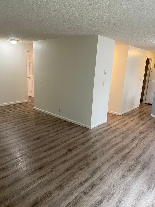 Foto del edificio - (905) Draper Arms Apartments - 2 Bedroom /...