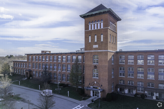 Building Photo - High Rocks Condominiums