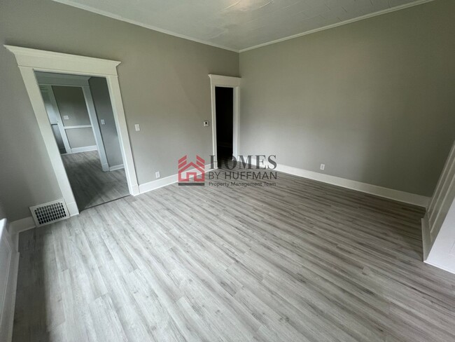 Building Photo - Three Bedroom House | Two Bathrooms