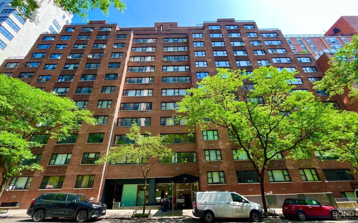 Primary Photo - 405 E 56th St