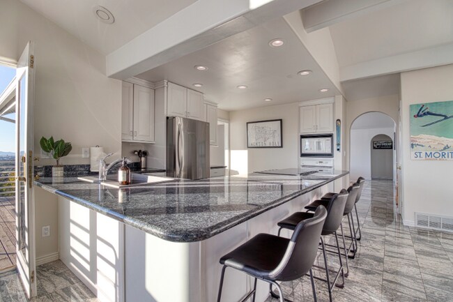 Foto del edificio - 2220 Lakeline Dr