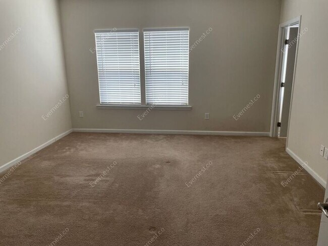 Foto del edificio - 4002 Luminary Dr