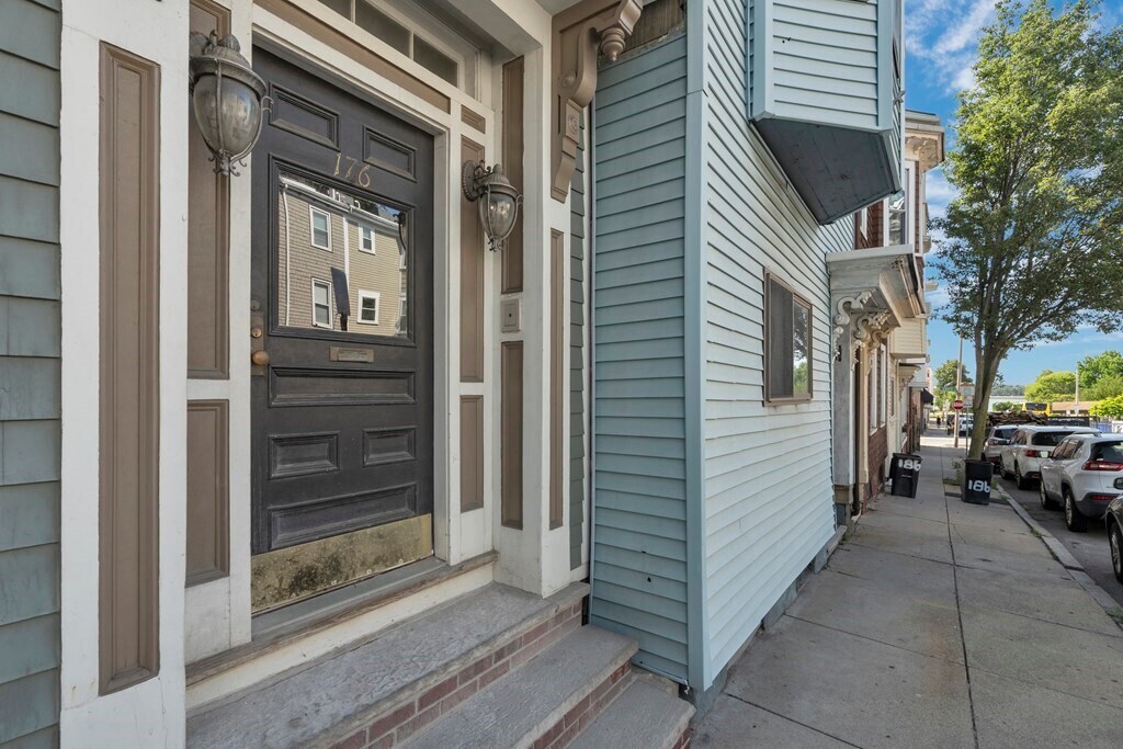 Foto principal - 175 H St