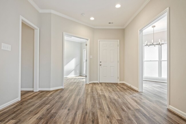 Foto del edificio - 1223 Berwick Rd. (Greystone) ****Just Remo...
