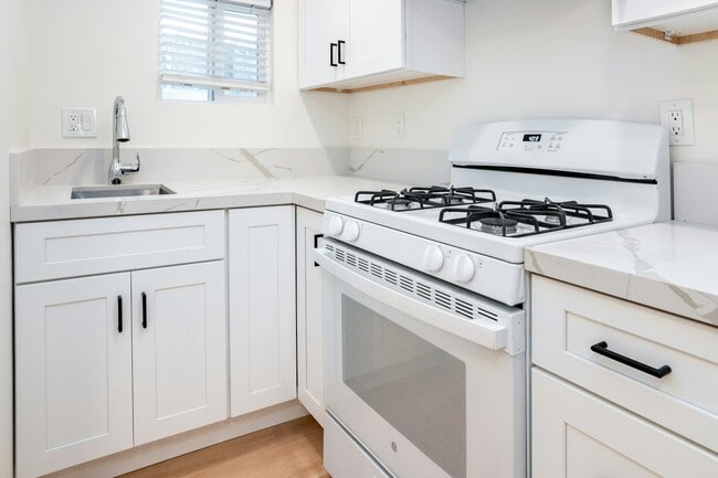 Foto del edificio - 3732 Cowley Way