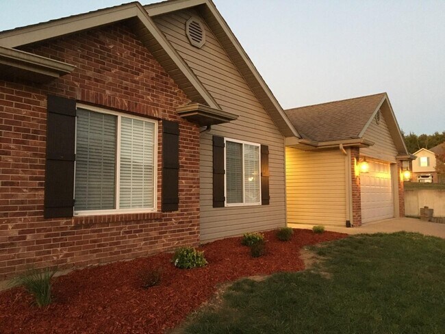 Foto del edificio - 5309 Tall Tree Ct
