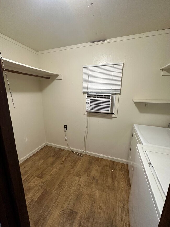 Foto del edificio - 1309 Hemlock St