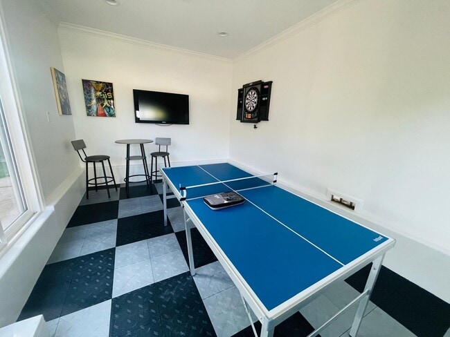 Foto del edificio - 17946 Valley Vista Blvd