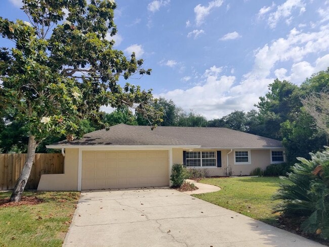Building Photo - 615 Fox Valley Dr