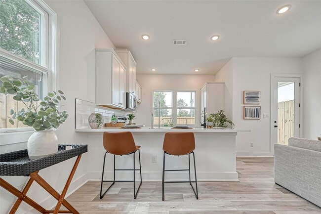 Building Photo - 9316 Arledge St