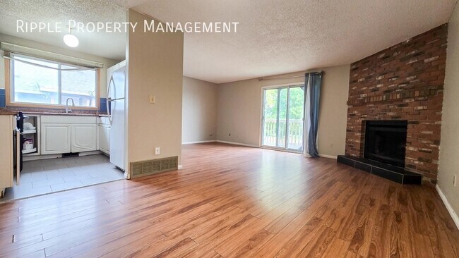 Building Photo - Modern 3 Beds, 1.5 Baths Main Floor/ Upper | No Pets Allowed