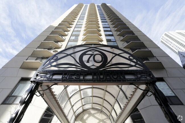 Foto del edificio - 70 W. Huron St.