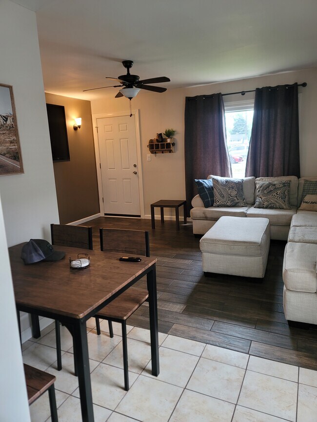 Foto del edificio - 4012 E 27th St