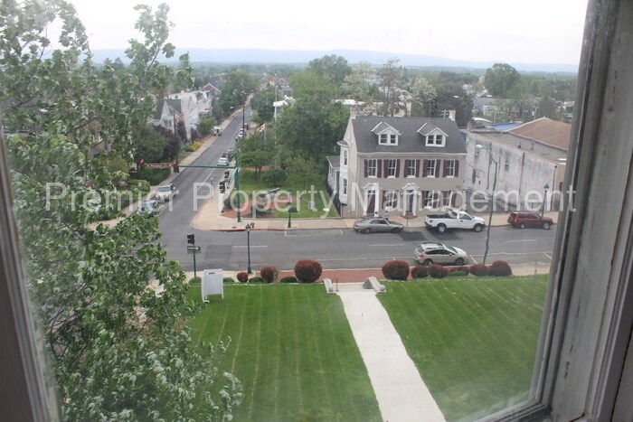 Foto del edificio - 345 N Potomac St
