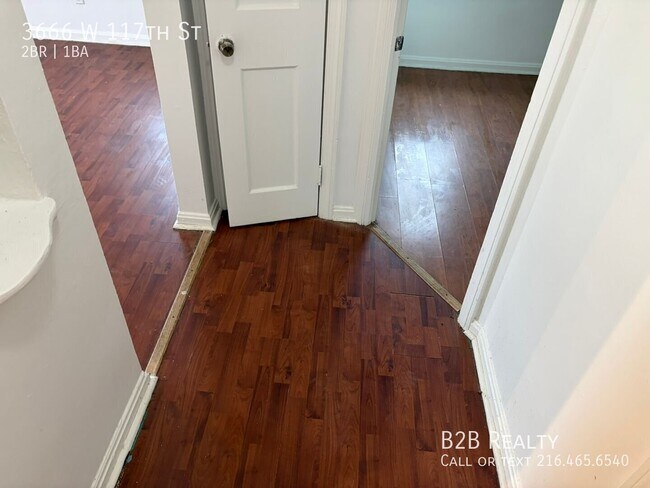 Foto del edificio - 3666 W 117th St