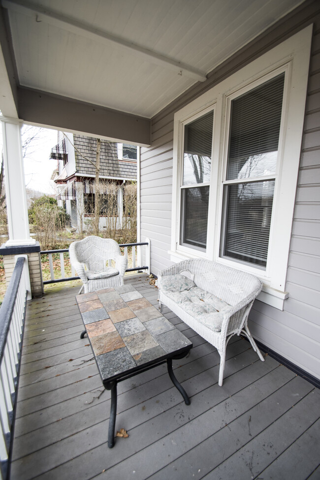 Shared porch - 2008 Crafton Boulevard