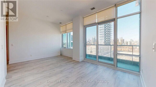Building Photo - 1-SPH31 Edgewater Dr