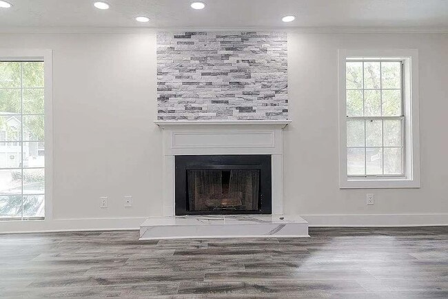 Building Photo - 410 Countryside Pl