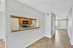 Foto del edificio - 6436 Kentwick Dr