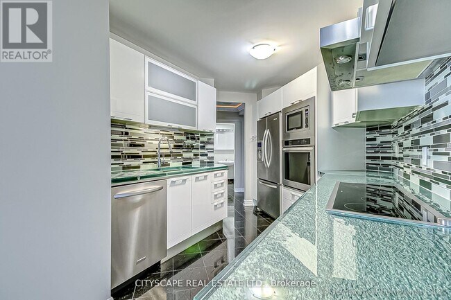 Building Photo - 1-1811 Palace Pier Ct
