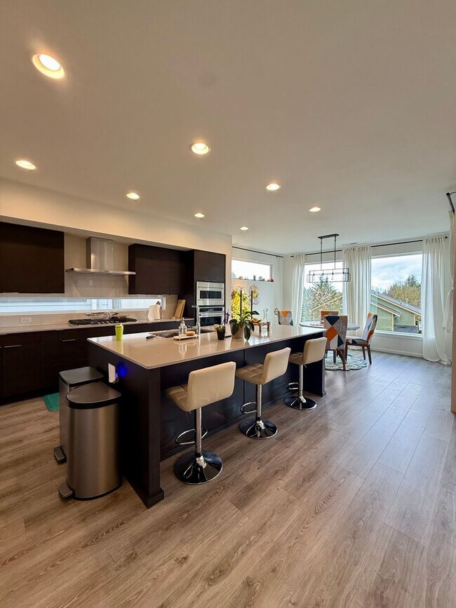 Building Photo - Luxury Lake Stevens Living; 5BD , 3.5BA , 3-Story Modern Home