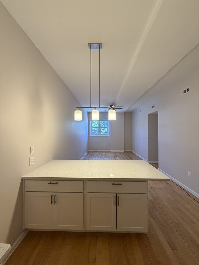 Building Photo - 203 W Caracas Ave