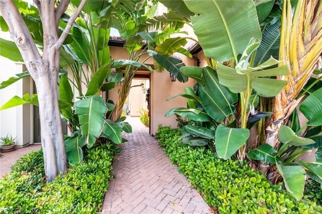 Building Photo - 64 Ashdale