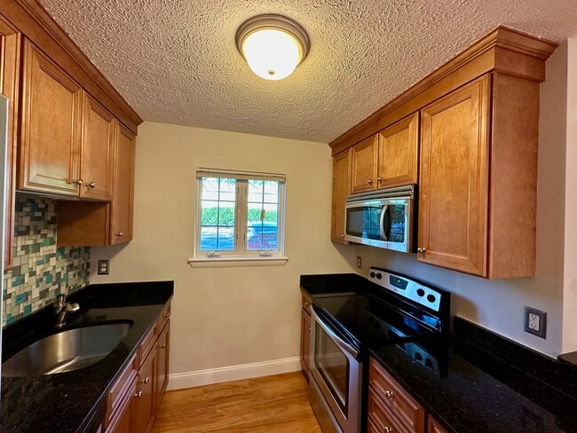 Photo - 10 Janet Rd Townhome