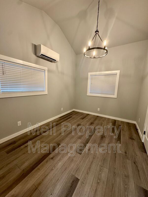 Building Photo - 1927 Stevens Street