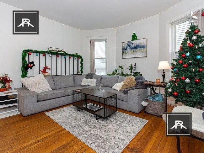 Foto del edificio - 4 bedroom in Allston MA 02150
