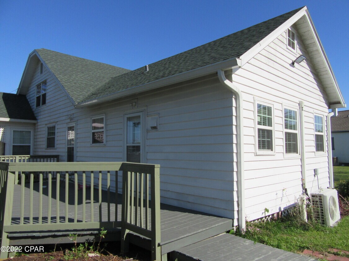 1027 Grace Ave, Panama City, FL 32401 Apartment for Rent in Panama