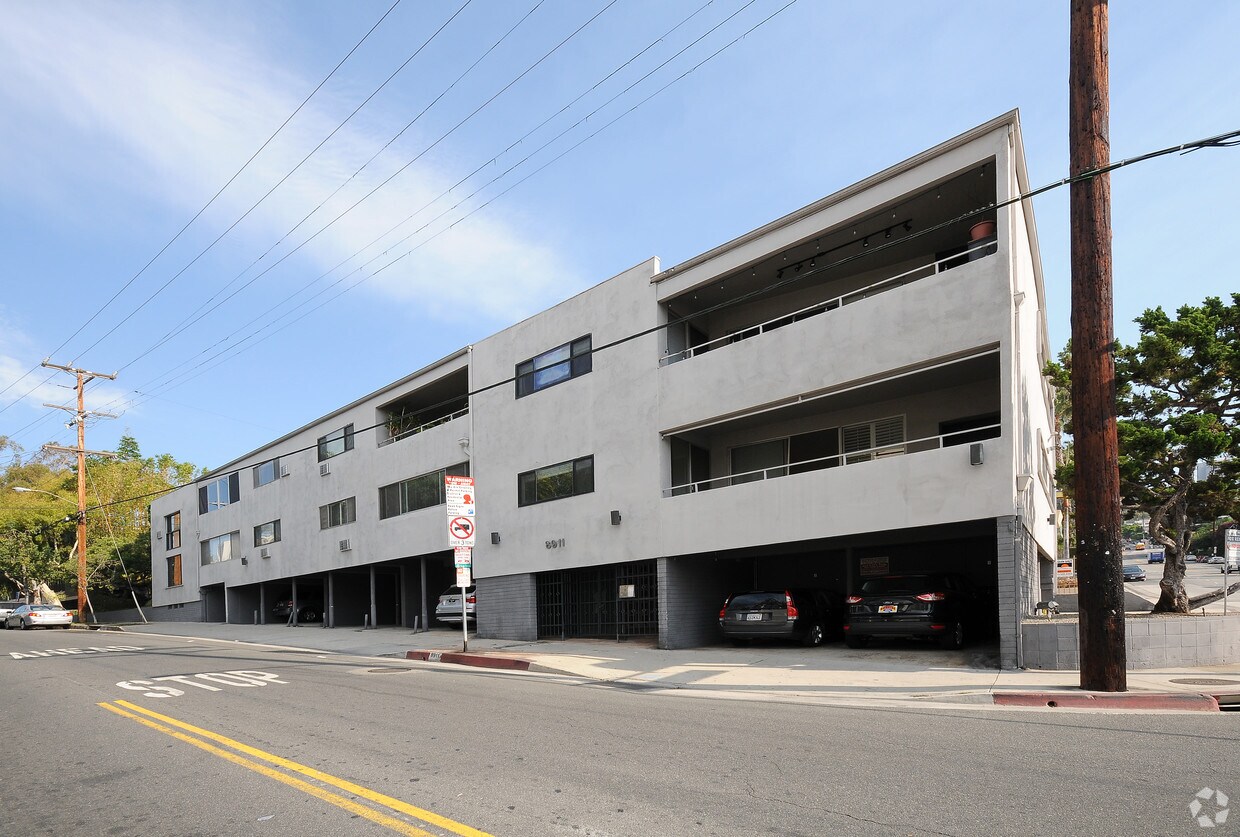 89118917 Cynthia St, West Hollywood, CA 90069 Apartments in West