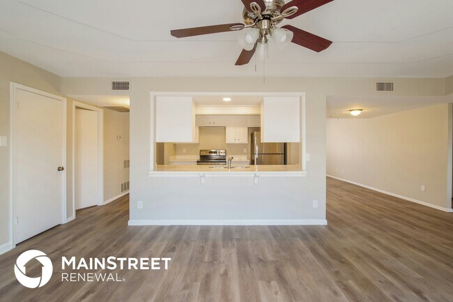 Building Photo - 15202 N 38th Ave