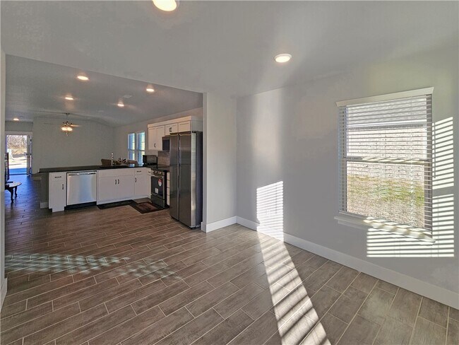 Foto del edificio - 2091 Bluebonnet Ln